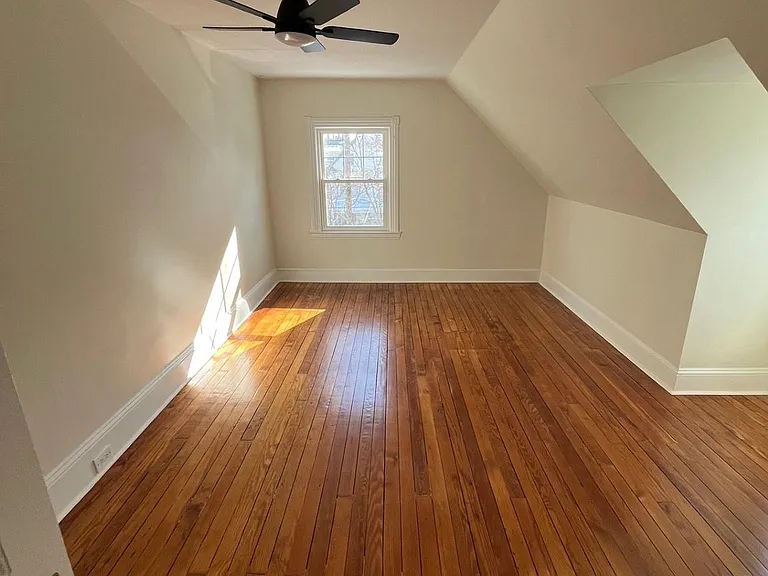 107 Upland Ter — Photo 13