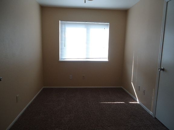 5th image of 2235 W Harold Ct