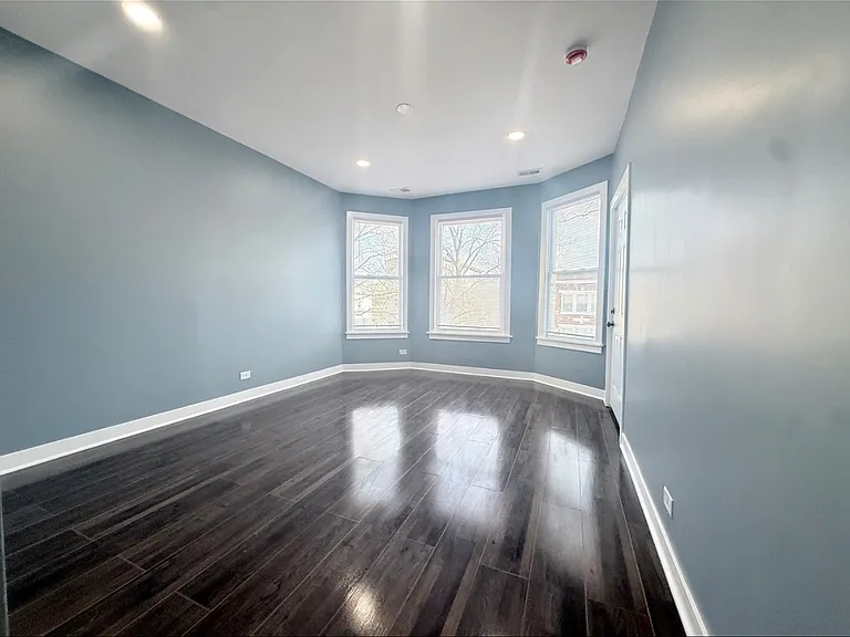 532 N Lawler Ave #2 — Photo 3