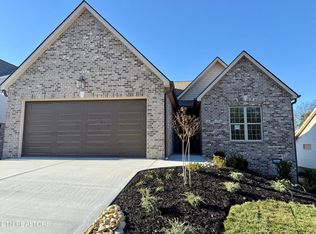 2279 Boulder Crest Ln, Sevierville, TN 37876