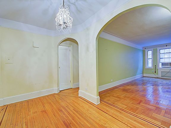 2nd image of 117-01 Park Ln S #B1i
