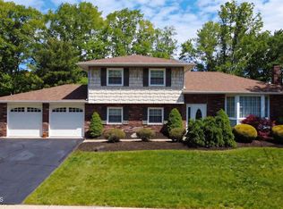 30 Livingston Dr, Howell, NJ 07731