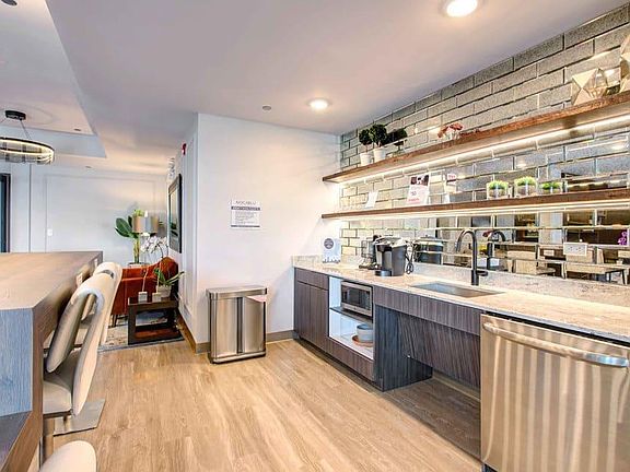 5th image of 2341 N California Ave #219