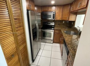 2075 SW 122nd Ave APT 405, Miami, FL 33175