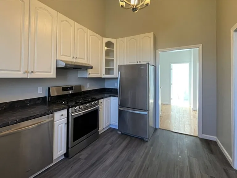 35 Newton St #2 — Photo 1