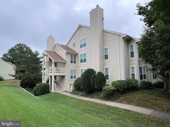 4501 Hazeltine Ct #G, Alexandria, VA 22312