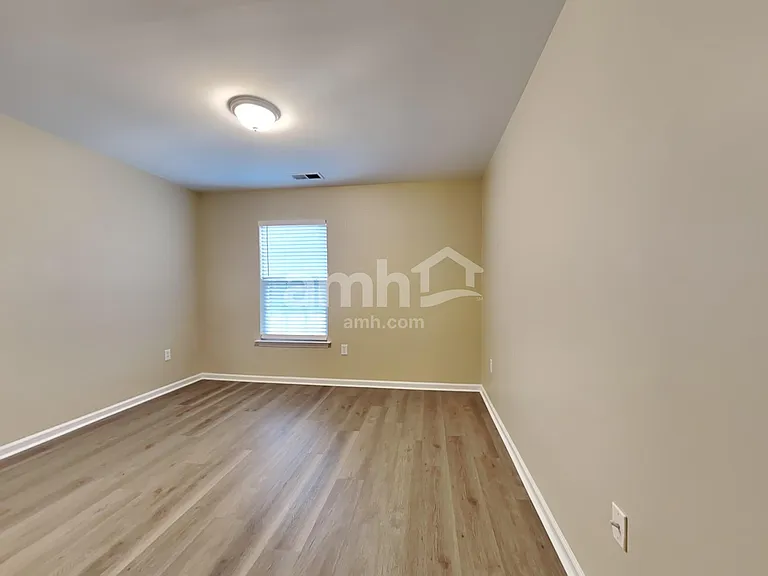 1056 Whitlow Blvd — Photo 20