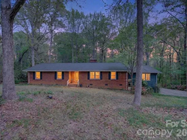 962 Sherwood Cir, Lancaster, SC 29720