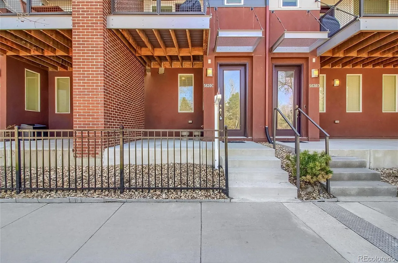 2 bed, 1.5 bath, 1188 sqft, $2,750 — Photo 1