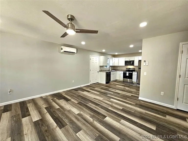 4861 University Ln — Photo 8