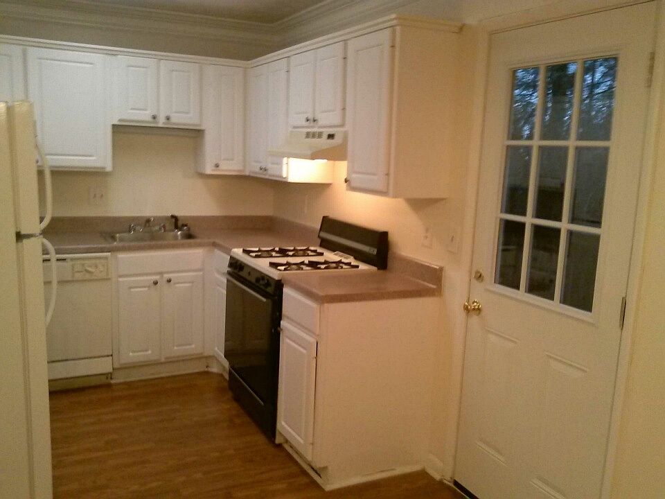 1st image of 3247 Highpoint Ct