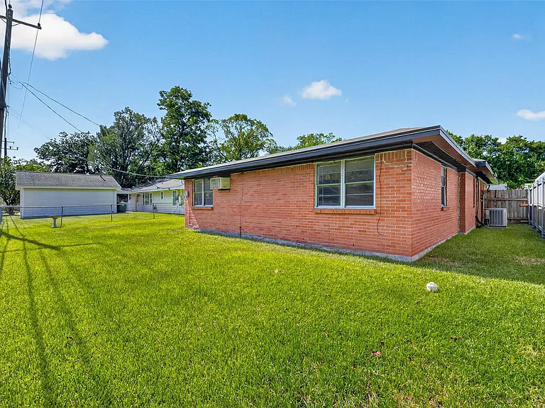 6131 Birdwood Rd — Photo 22