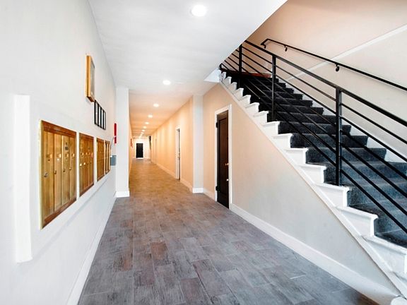 4th image of 837 S Normandie Ave APT 102