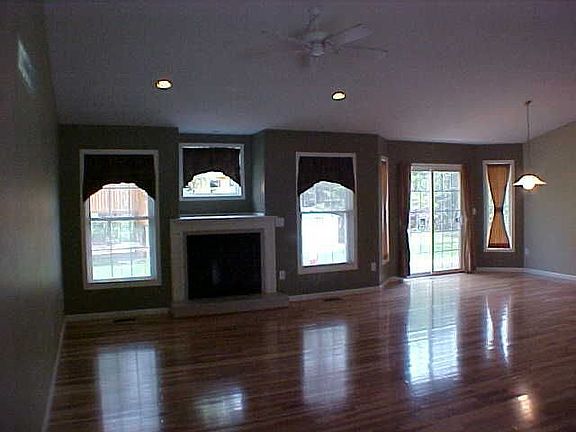 3rd image of 19051 Joslin Cir