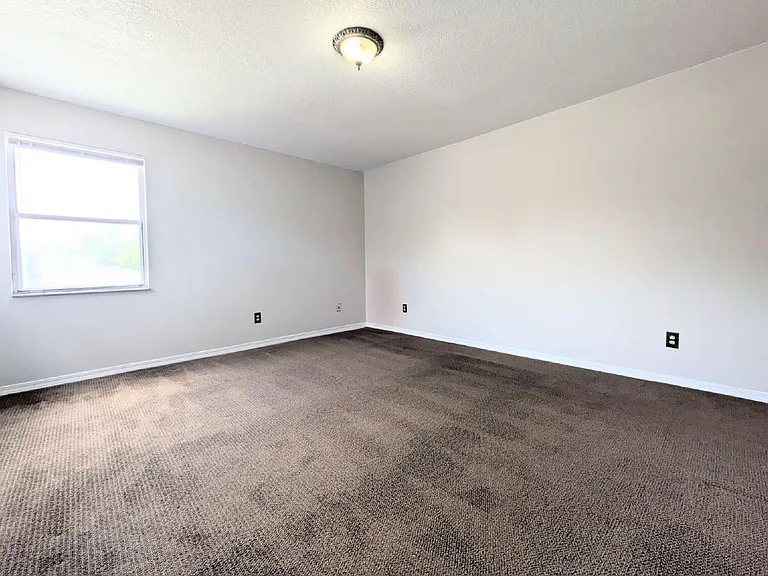 3027 Candlewyck Ln E — Photo 15