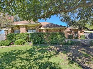 2112 Monterrey Pl, Carrollton, TX 75006