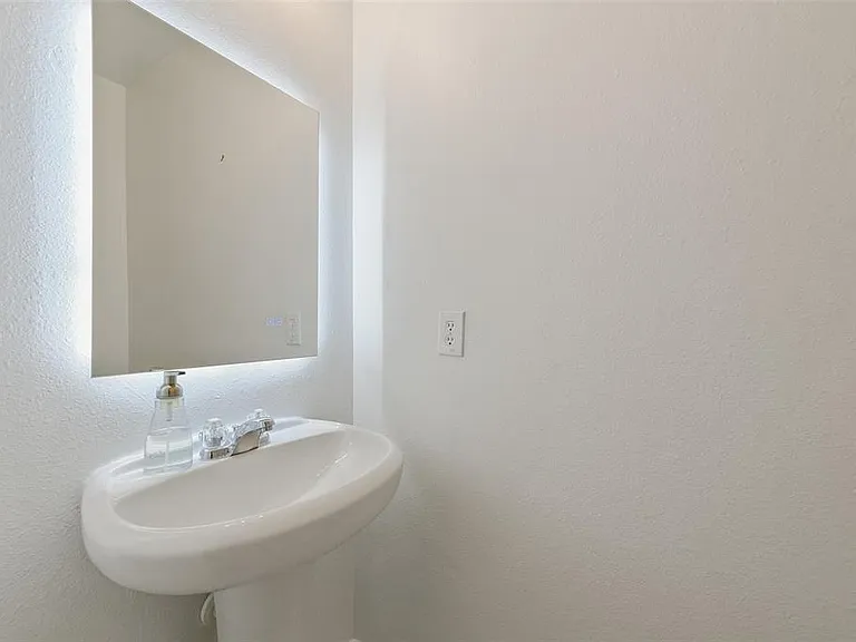 9523 Wyatt Oak Ln — Photo 8