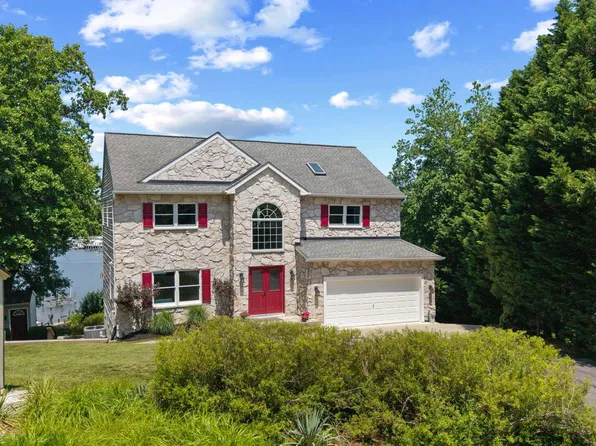 8044 Forest Glen Dr, Pasadena, MD 21122