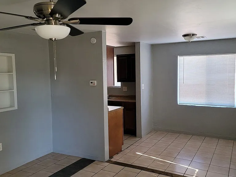 4332 N Longview Ave — Photo 2