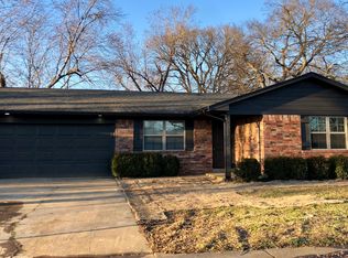1114 W 14th Pl, Claremore, OK 74017