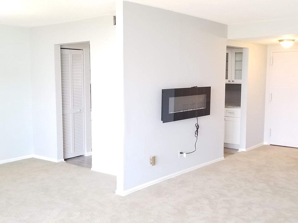 1st image of 118 Monroe St #10