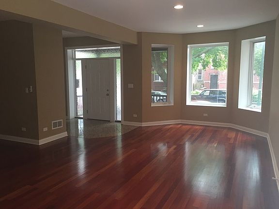 2nd image of 3614 N Claremont Ave