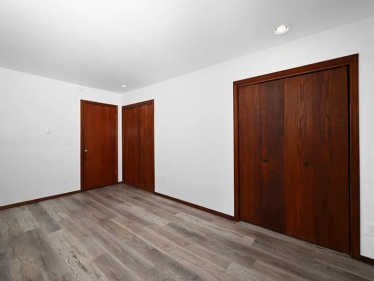 10705-10707 Des Moines Memorial Dr — Photo 14