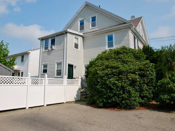 79 Sprague St, Dedham, MA 02026