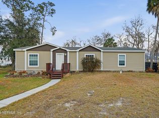 102 LAKE SHORE Lane, Crescent City, FL 32112