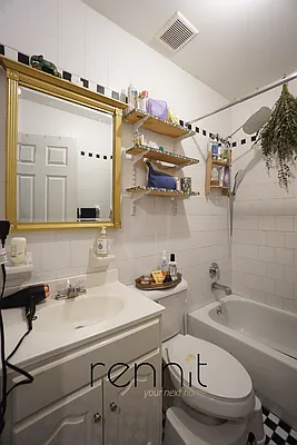 Rented by Rennit Inc. | media 50