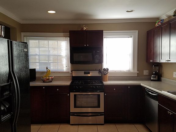 4th image of 230 Castle Shannon Blvd