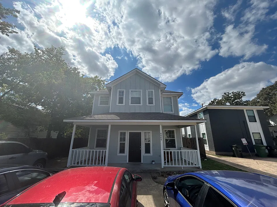 4404 Aspen St