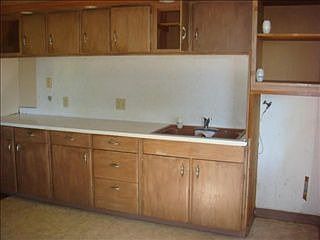 3rd image of 59271 Hoover Ave