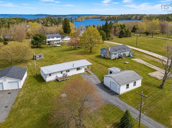 7 Hiltz Hill Rd, Lunenburg, NS B0J 2E0