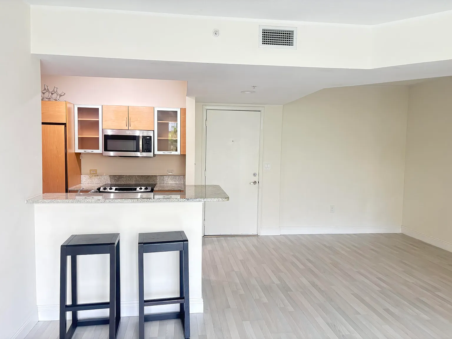 2 bed, 2.0 bath, 1066 sqft, $2,650 — Photo 3