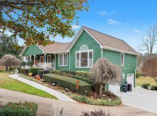 157 Springwater Trce, Woodstock, GA 30188