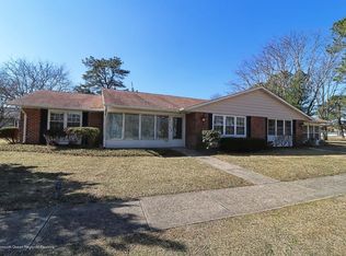 903A Dumbarton Dr, Lakewood, NJ