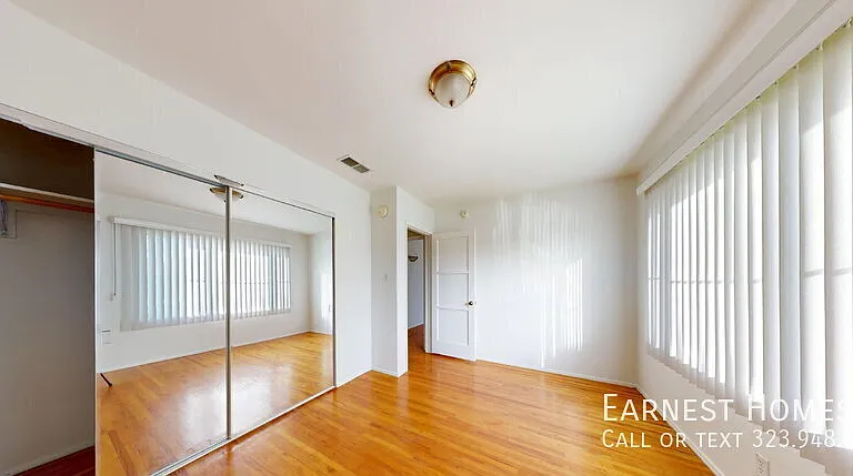14013 Addison St — Photo 12