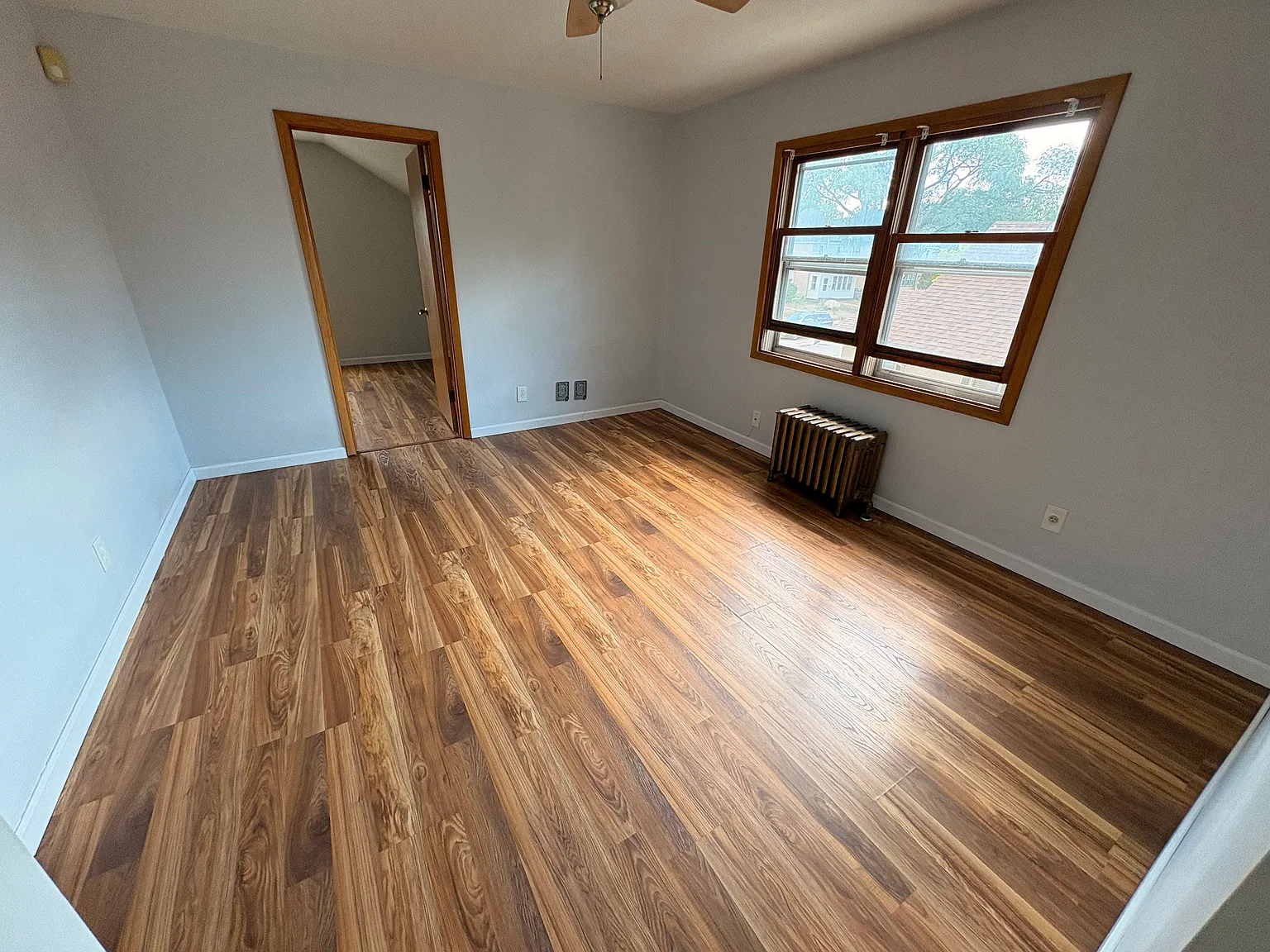 2 bed, 800 sqft, $1,600 — Photo 2