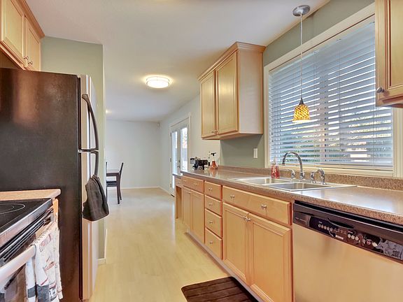 4th image of 12505 107th Avenue Ct E