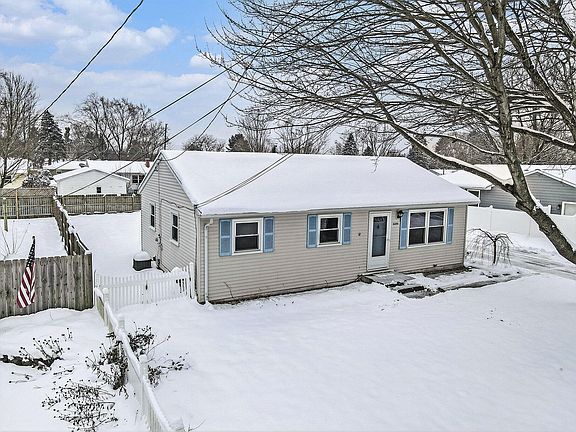 2nd image of 5590 Lucerne Ave