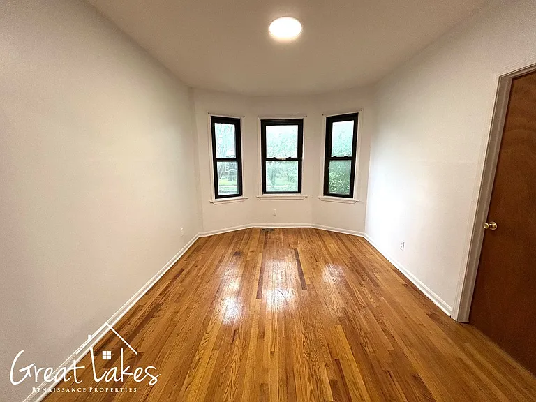 141 Gladstone St — Photo 9