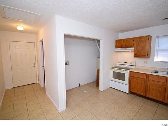 5th image of 10005 Three Oaks Ln