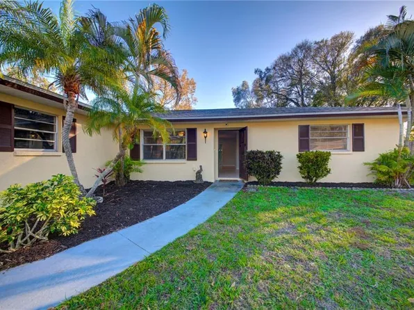4246 Winthrop St, Sarasota, FL 34232