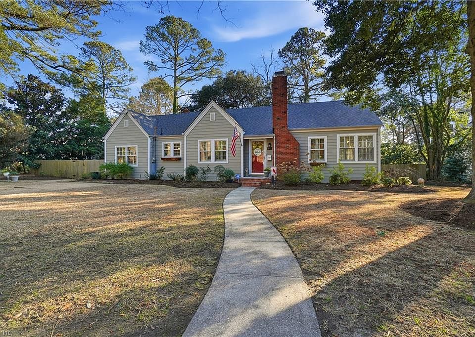 1st image of 119 Dover Cir