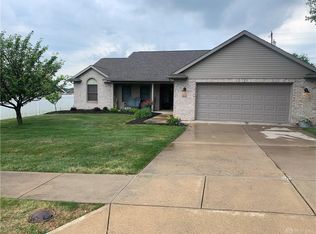 915 Oak Hill Ct, Troy, OH
