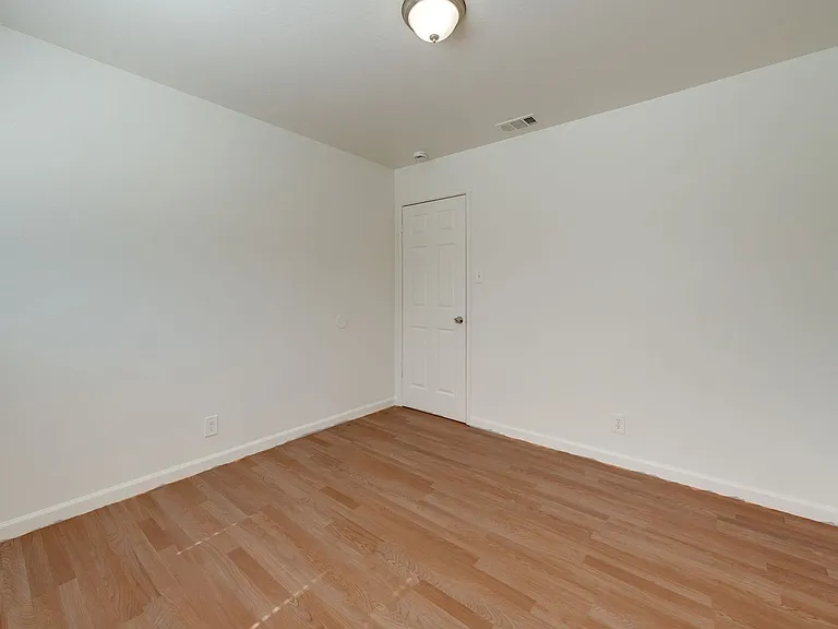 7726 Laurie Way — Photo 18