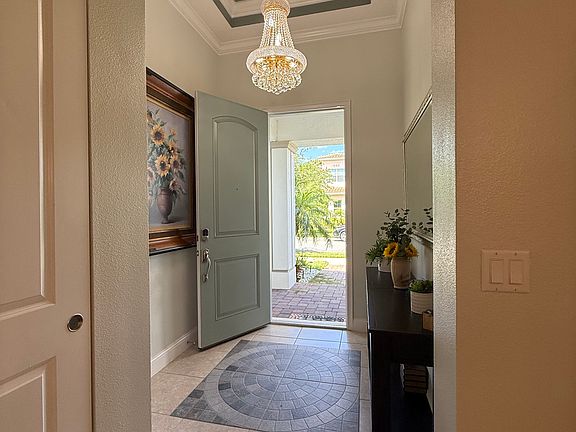 3rd image of 10260 Beechwood Ln