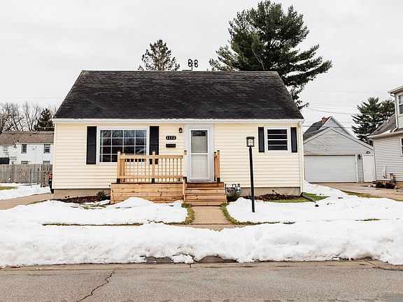 2nd image of 1112 Benton Ave