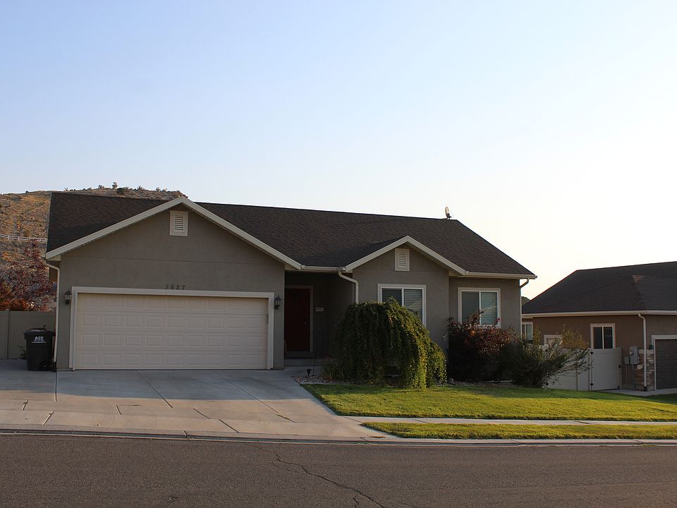 2nd image of 3827 E Pawnee Rd